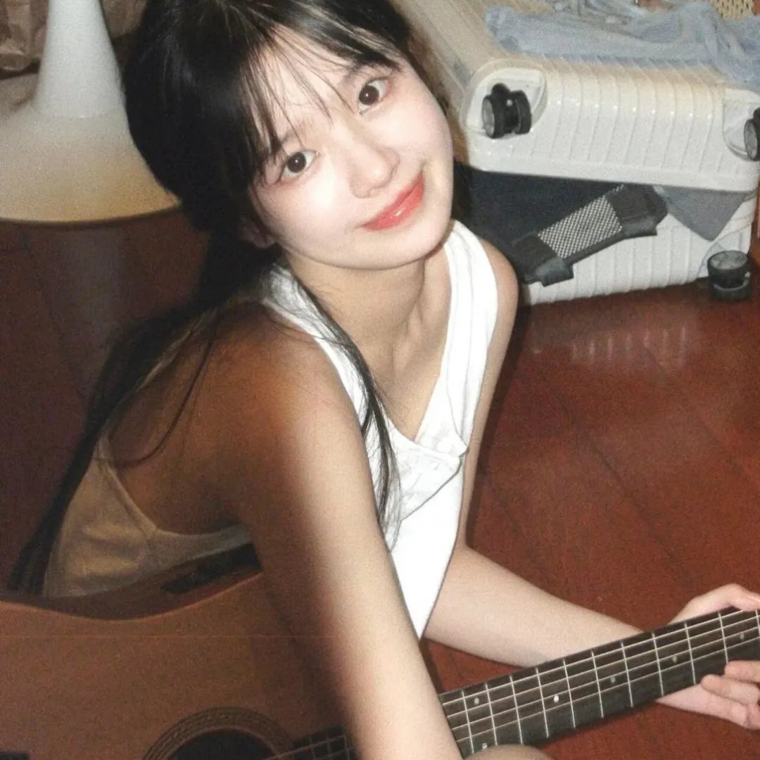 她房间里的云